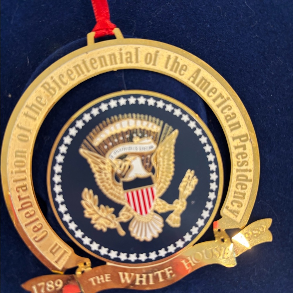 1989 Bicentennial president Xmas ornament - Picture 2 of 5